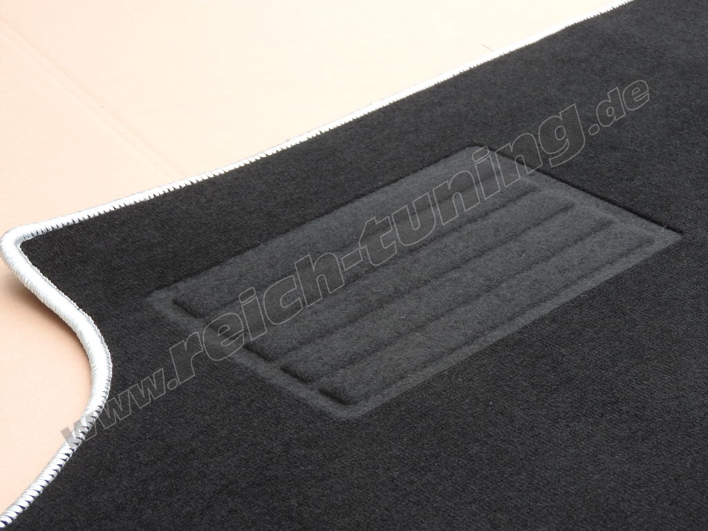 Fußmatten Set mit silberner Umrandung ,für Trabant 601